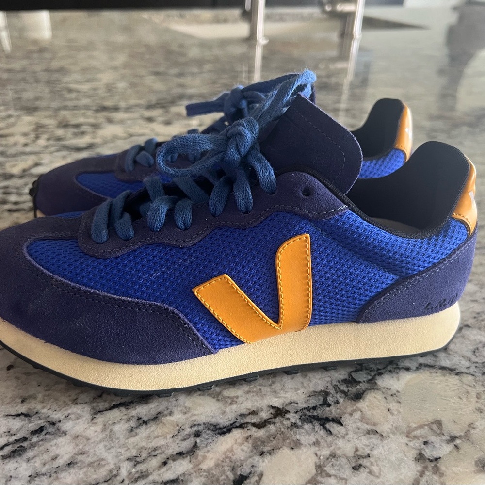 Veja Blue Rio Branco size 7